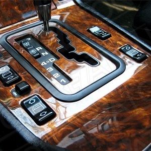 Оклейка под дерево деталей интерьера автомобиля BMW | World Detailing